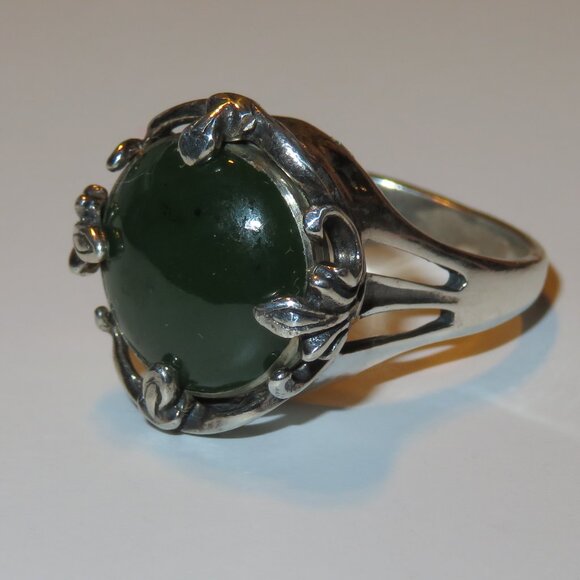 Large Round Jade Sterling Silver Ring Size 7.75 - Picture 5 of 17